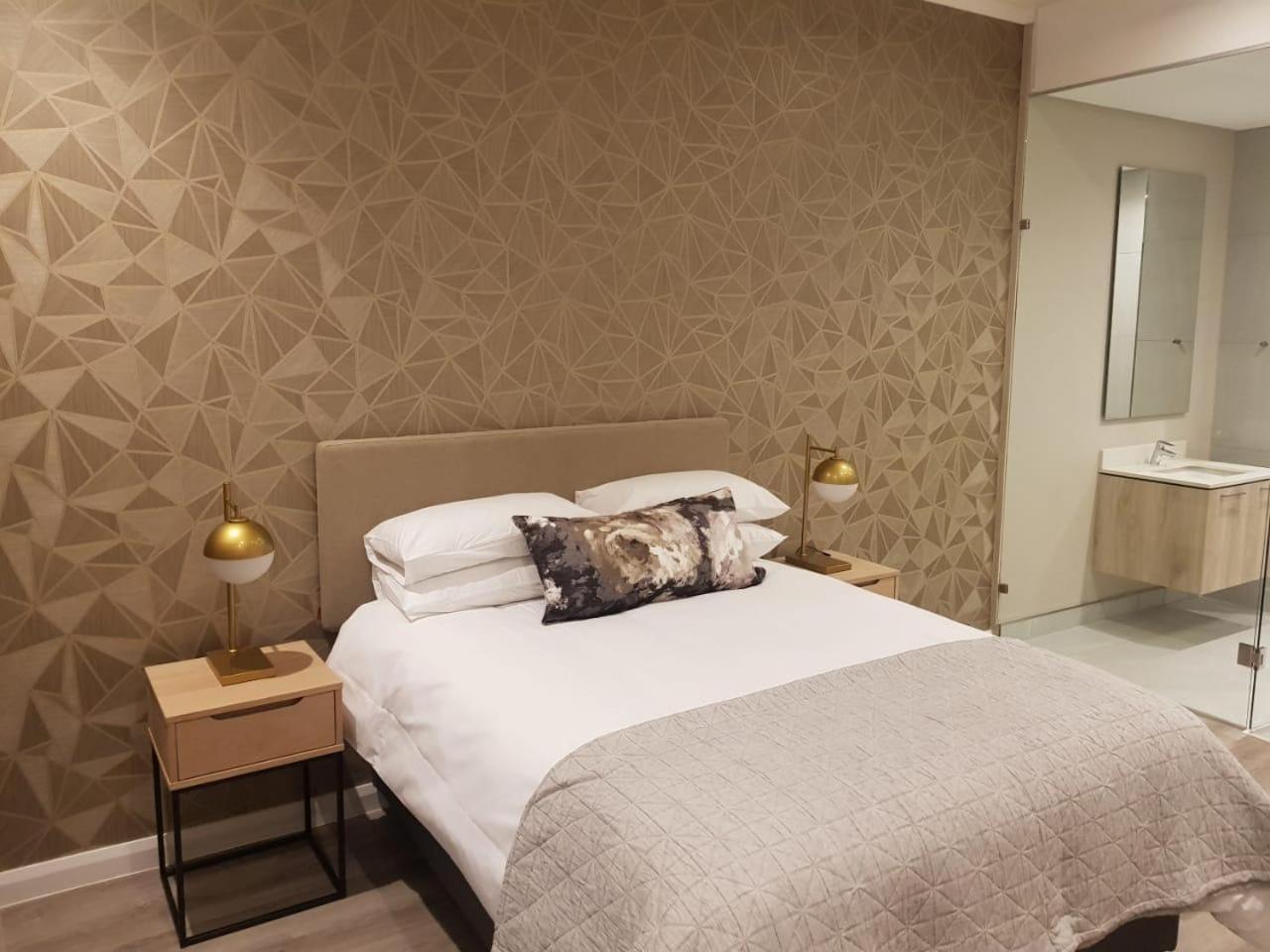 Menlyn Maine Luxury Rentals พริทอเรีย ภายนอก รูปภาพ