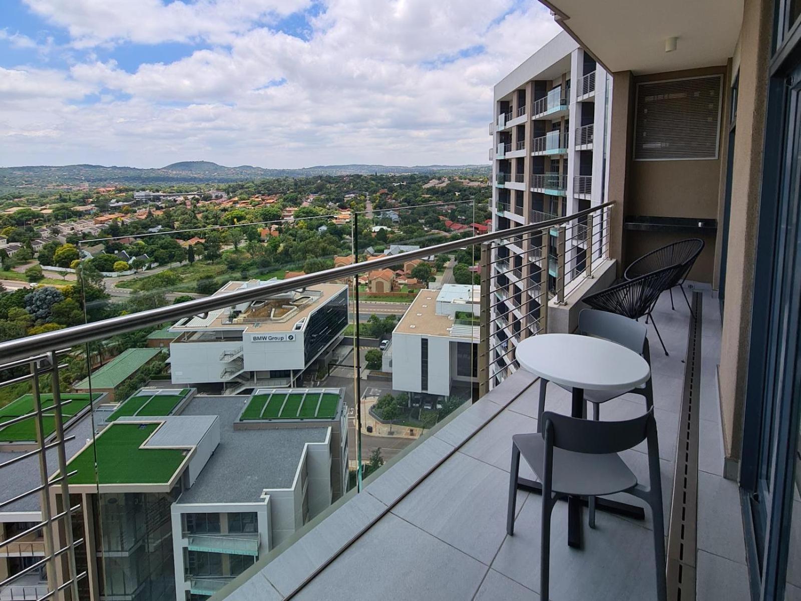 Menlyn Maine Luxury Rentals พริทอเรีย ภายนอก รูปภาพ