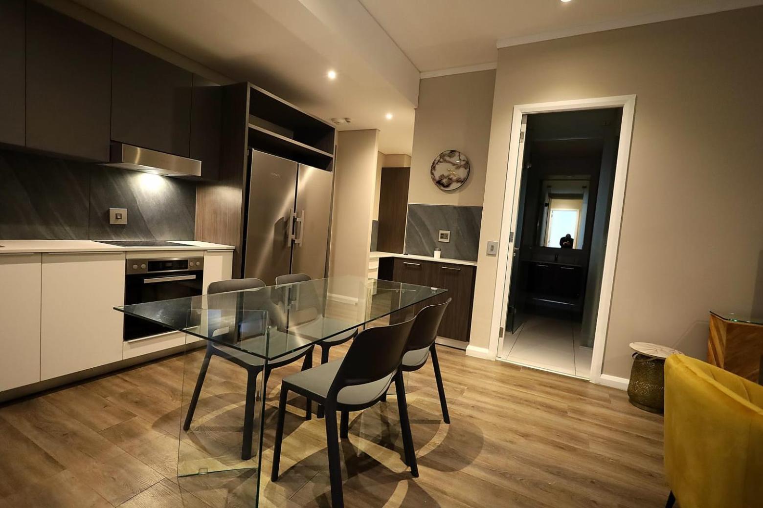 Menlyn Maine Luxury Rentals พริทอเรีย ภายนอก รูปภาพ