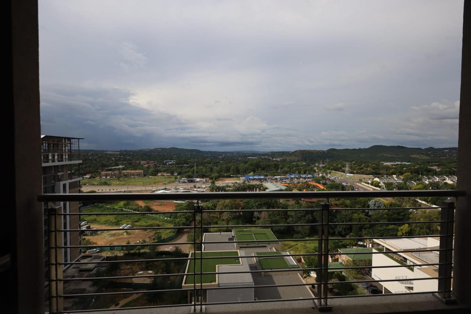 Menlyn Maine Luxury Rentals พริทอเรีย ภายนอก รูปภาพ